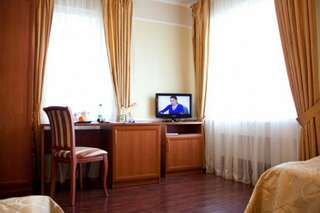 Гостиница Европа Ноябрьск Двухместный номер Делюкс с 1 кроватью или 2 отдельными кроватями-1