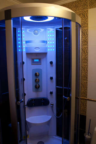 Гостиница Европа Ноябрьск Двухместный номер Делюкс с 1 кроватью или 2 отдельными кроватями-5