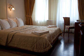 Гостиница Европа Ноябрьск Двухместный номер Делюкс с 1 кроватью или 2 отдельными кроватями-6