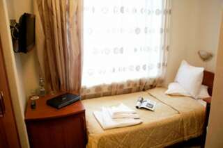 Гостиница Европа Ноябрьск Небольшой одноместный номер-1